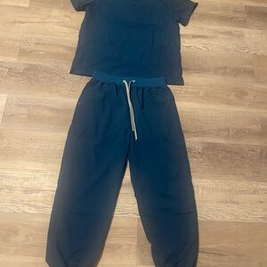 Women's scrubs size large